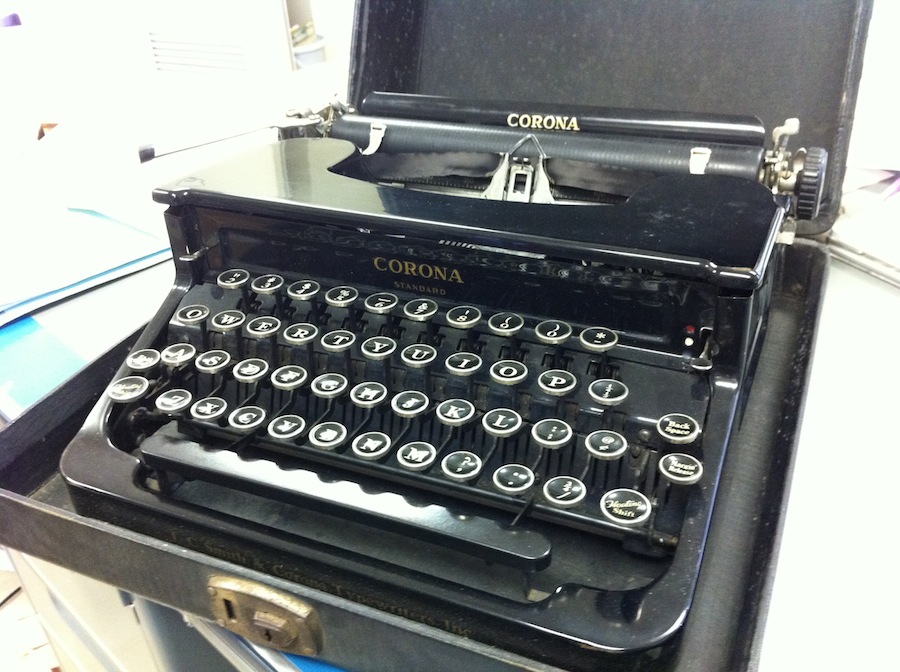 typewriter_corona